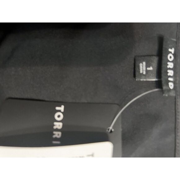 Torrid Womens Size 1 Black Short Sleeve Blouse - Picture 6 of 6